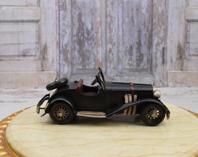 Antique Car Metal Model - Amazing Old Iconic Car - Metal Model Toy - Gift Idea Old School Car - Collector Item - Home Decor