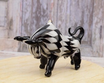 手作りのガラス製雄牛像 - 白黒装飾 - Etsy 日本 手作りのガラス製雄牛像 - 白黒装飾 - Etsy 日本