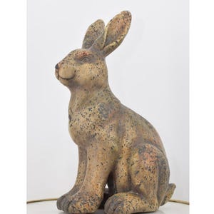 Vintage Rabbit Statue – Sculpture Hare | Easter Gift Idea | Home Decor Accent | Classic Figurine for Garden or Living Room