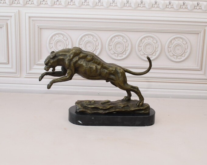Bronze Statue Jumping Lion - Figurine of Majestic Angry Lion Bronze Sculpture - Ideal Gift for Bosses & Sophisticated Office Decor