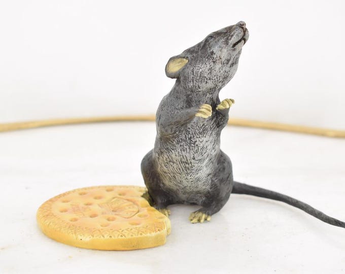 Bronze Mouse Eating Biscuit Figurine – Vienna Bronze Animal Sculpture – Vintage Collectible Gift – Whimsical Home Decor