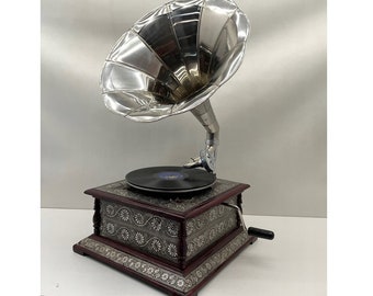 Magnifique Phonographe Vintage En Argent. Gramophone Rétro Avec