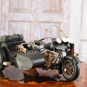 Miniatura de motocicleta roja, miniatura coleccionable retro de rojo, moto  vintage con alforjas negras en los laterales, regalo de moto boho -   España