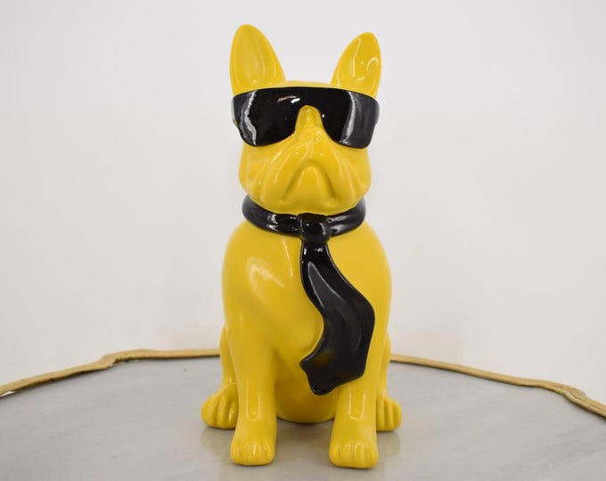 Modern Pink Sitting Bulldog Statue with Glasses – Funky Dog Figurine for Home & Garden Decor – Unique Gift Idea