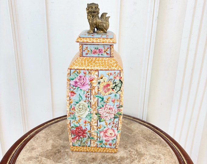Colorful Porcelain Urn with Japanese Lion Finial – Vintage Asian Home Decor