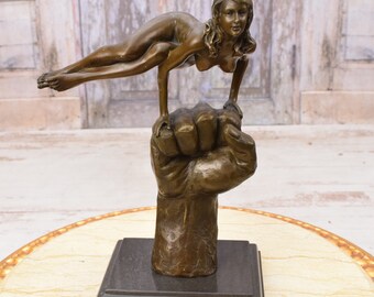 ブロンズ像 　片肘をついて座る女　女性像 　抽象的　彫刻　置物 ブロンズ像 片肘をついて座る女 女性像 抽象的 彫刻 置物 - メルカリ