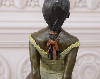 ドガ様式のブロンズ製ダンサー像 - 大理石の台座に置かれた