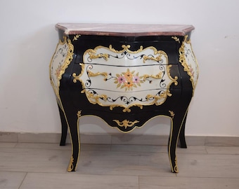 Cômoda francesa com pintura floral à mão: estilo Luís XVI com tampo de mármore.