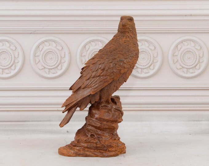 Cast Iron Rustical Eagle  - Rustic Staute Buzzard - Amazing Garden Statue - Very Real Statue - Gift Idea for Home and Garden