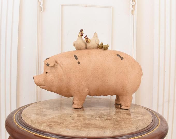 Funny Garden Statue – Pig with Chickens on Back, Whimsical Farm Animal Figurine, Rustic Outdoor Yard Decoration Gift
