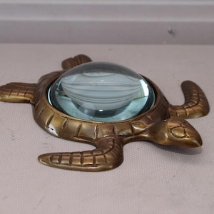 Lupa de latón con forma de tortuga - Lupa de vidrio y latón para libros y cartas - Idea de regalo para jefes, padres y madres - Decoración para el hogar y la oficina