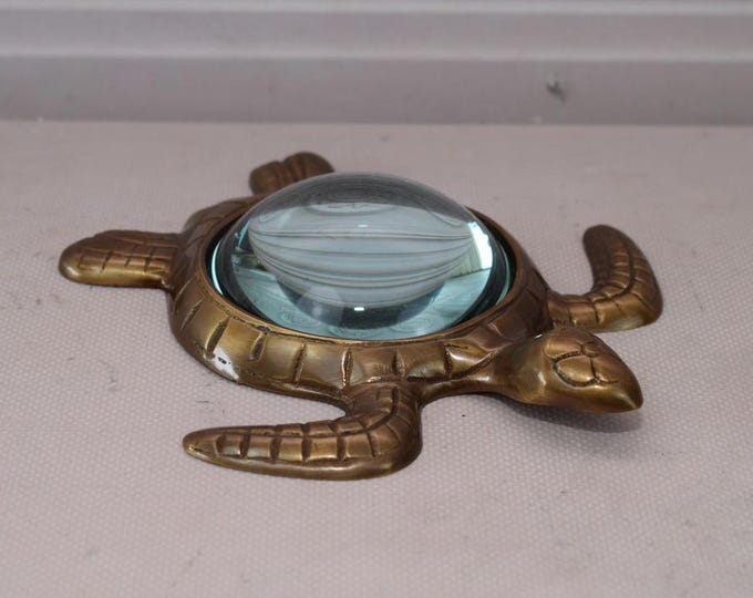 Brass Turtle-Shaped Magnifier - Glass and Brass Magnifier for Books and Letters - Gift Idea for Bossm Father, Mother - Home and Office Decor