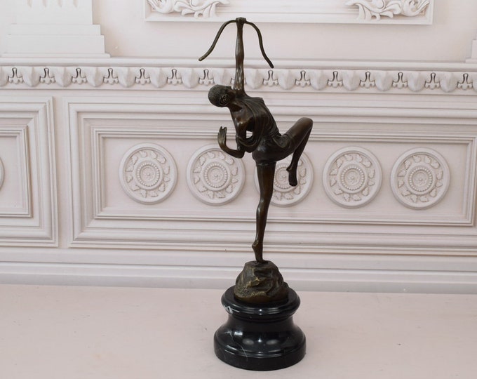 Diana Mythological Goddess with Bow - Hunter Bronze Sculpture on Marble Base - Great Gift - Home Decor - Foundry Mark - Hunting Gift