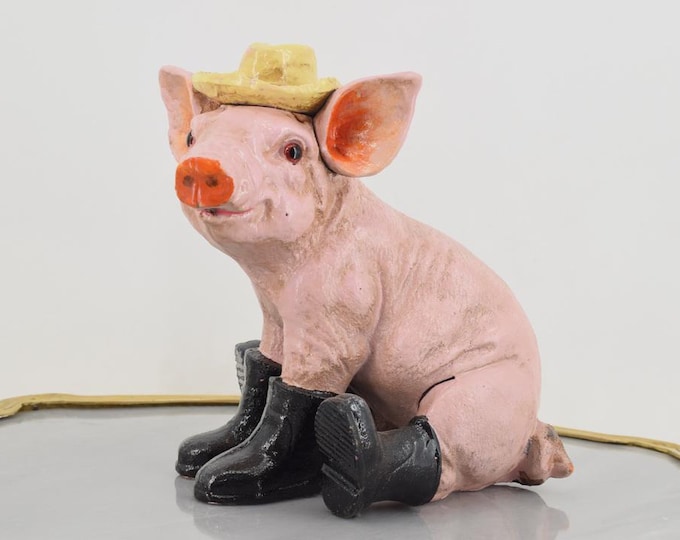 Vintage Cast Iron Pig Figurine - Seated Pig in Hat – Hand-Painted Iron Statue – Funny Farmhouse Decor – Whimsical Animal Collectible
