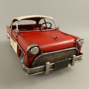 Carro modelo de metal vintage - Modelo antigo - Carro de brinquedo - Item de colecionador - Decoração para casa - Ideia para presente