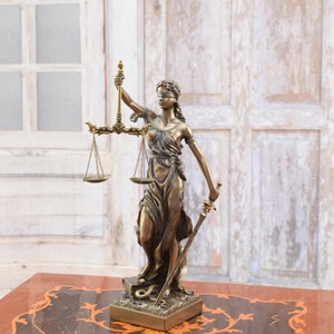 Justitia Skulptur Figur Kunstwerk Statue Geschenk für Jurist und Richter Statue Justitia Wohnkultur Geschenkidee Bild 10