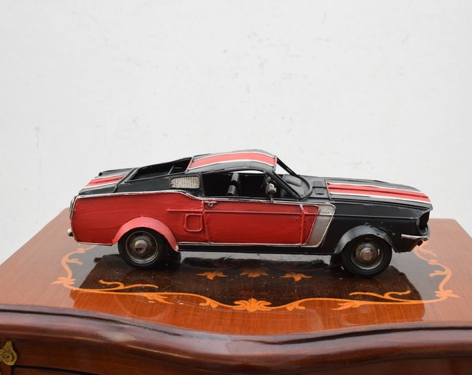Vintage Metal Model Sport Car - Amazing Red and Black Old Iconic Car - Metal Model Toy - Gift Idea Old School Car - Home Decor