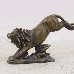 Bronze Statue Jumping Lion - Figurine of Majestic Angry Lion Bronze Sculpture - Ideal Gift for Bosses & Sophisticated Office Decor