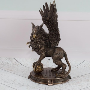 Handcrafted Bronze Griffin Statue: Mythical Lion with Eagle Head