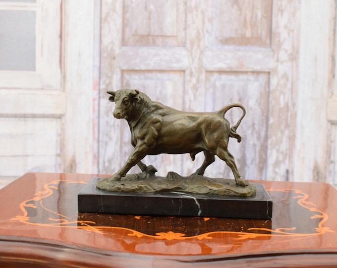 Solid and Heavy Bull Bronze Sculpture on Marble Base - Business Figurine - Bull Market - Foundry Mark - Exclusive Gift Idea