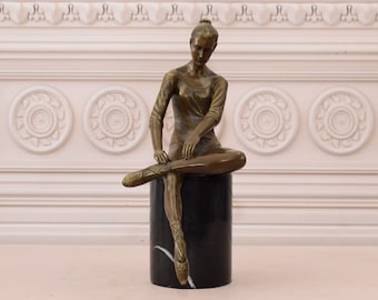 ブロンズバレリーナ像：大理石の台座に置かれたダンサーの彫刻 - Etsy 日本