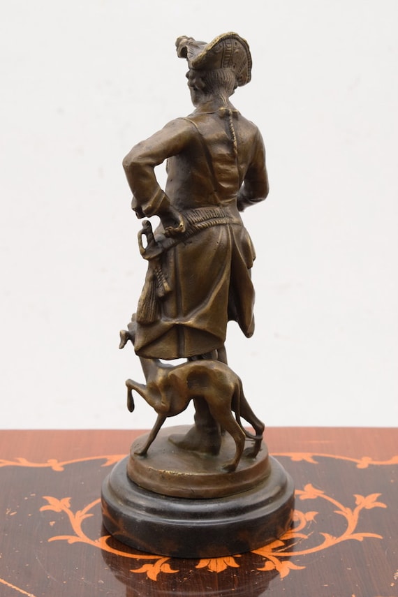 大理石の台座に犬を連れたフリードリヒ2世のブロンズ像 - Etsy 日本