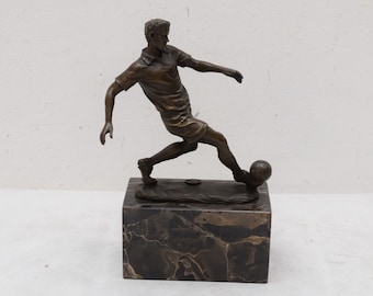 Soccer player bronze statue - football man bronze figurine - soccer sport statue - signed exclusive statue - home decor - sport