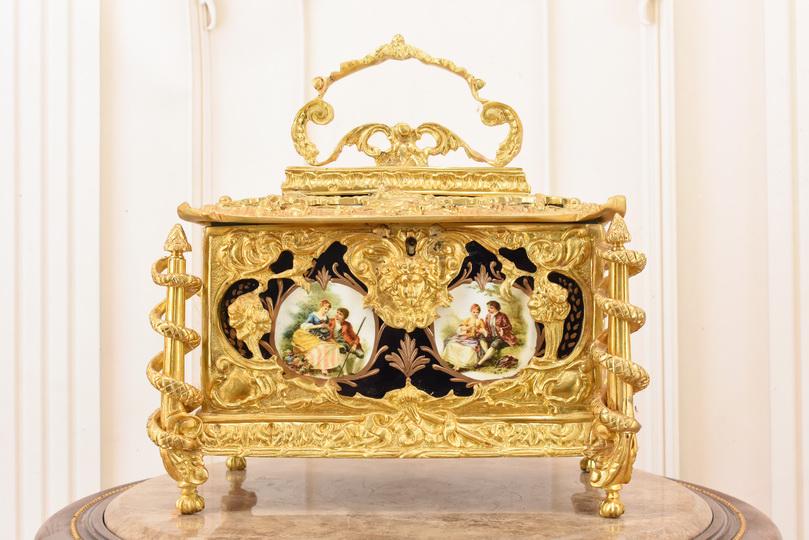 gallery photo
