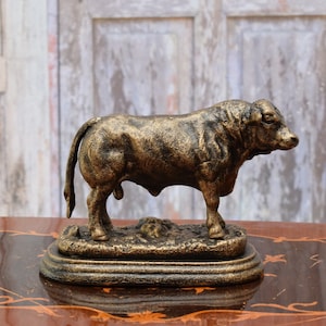 Cow Bull Cast Iron Sculpture Figure Realistic Figurine Gift Vintage Style - Luxury Statue -