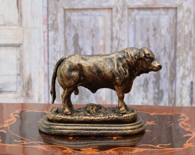 Cow Bull Cast Iron Sculpture Figure Realistic Figurine Gift Vintage Style - Luxury Statue -
