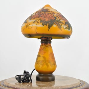 Lampa w limitowanej edycji – Lampa na tablet w stylu Emile&#39;a Gallé z motywami technologii – Szklana lampa stołowa w stylu secesyjnym, prezent w stylu vintage do domu i biura