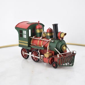 Modelo de trem de locomotiva vintage em metal - Trem de brinquedo - Modelo da velha escola - Item de colecionador - Decoração para casa - Ferrovia de metal - Presente para ferroviário