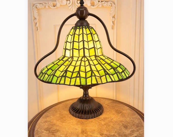 Green Stained Glass Table Lamp – Art Nouveau Metal Frame, Vintage Home Decor