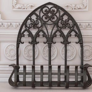 Cast Iron Flower Pot - Hanging Flower Stand - Garden Decoration - Vintage Rustical Gift Idea - Exclusive Home Decor