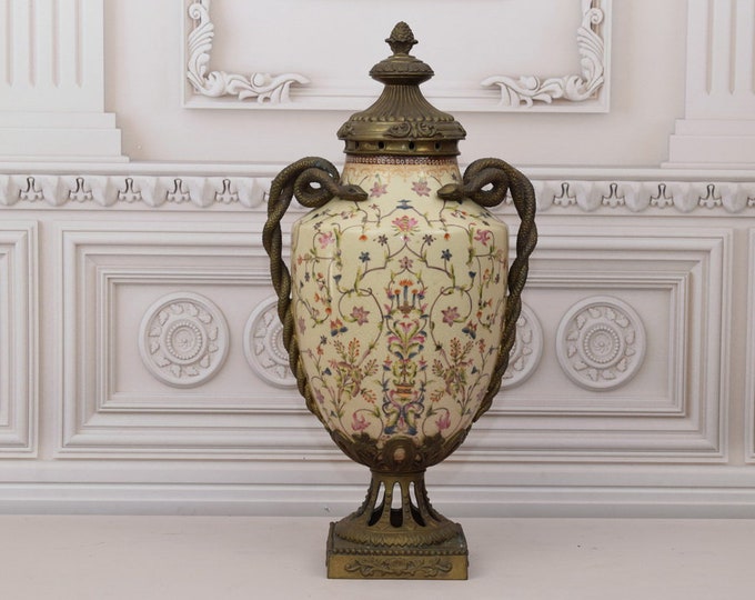 Amazing Creme Porcelain Vase with Snakes - Amphora Japanese - Bronze Snakes - Regency Decor - Home Decor - Gift for Wedding