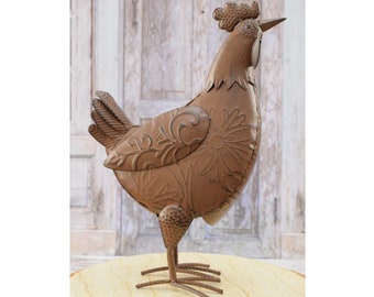 Iron Hen Figurine: Rustic Garden Art Sculpture (16.93" Tall)