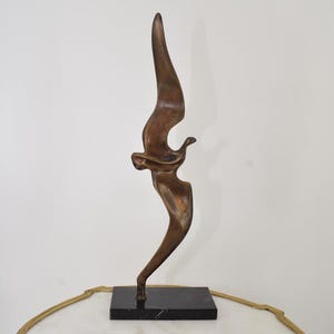Elegant Modern Flying Pigeon Bronze Sculpture on Marble Base - Peaceful Bird Statue - Vintage Home Decor - Unique Gift for Wedding