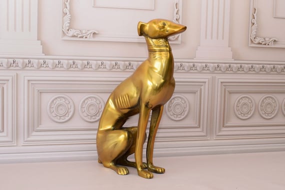 ヴィンテージ真鍮製グレイハウンド犬の彫刻：リアルな家庭・庭用彫像