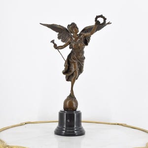 Bronze Angel Statue with Trumpet & Laurel Wreath – Mythological Figurine, Victory Symbol, Home Decor, Premium Gift Idea, Classic Sculpture