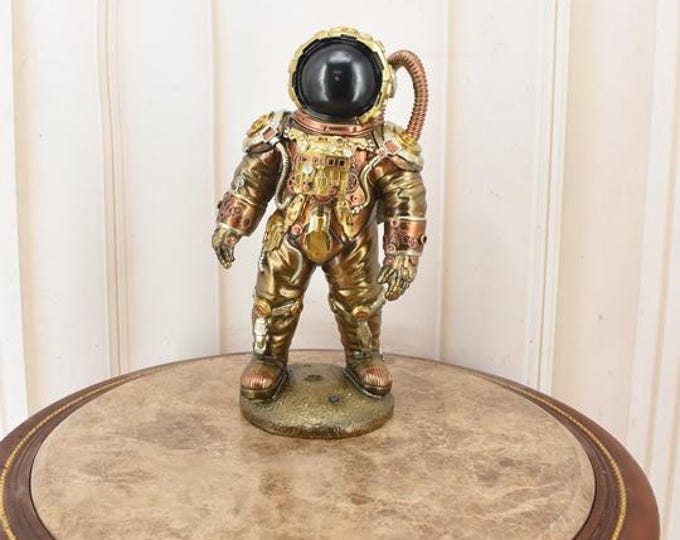 Steampunk Astronaut Figurine – Mechanical Cosmonaut Statue, Vintage Home Decor