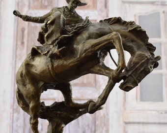 ブロンズ製ロデオライダー像：暴れ馬に乗るカウボーイの置物