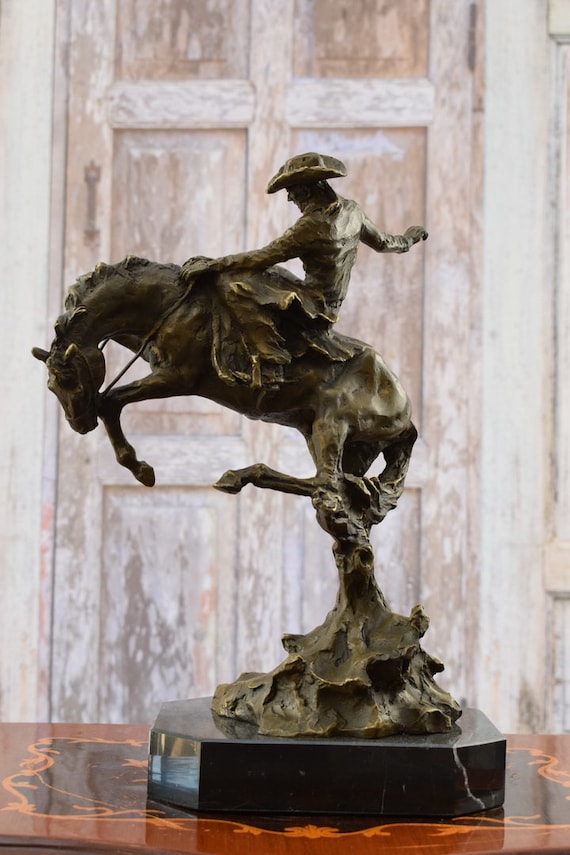 カウボーイと犬と馬のブロンズ彫刻 カウボーイと犬と馬のブロンズ彫刻