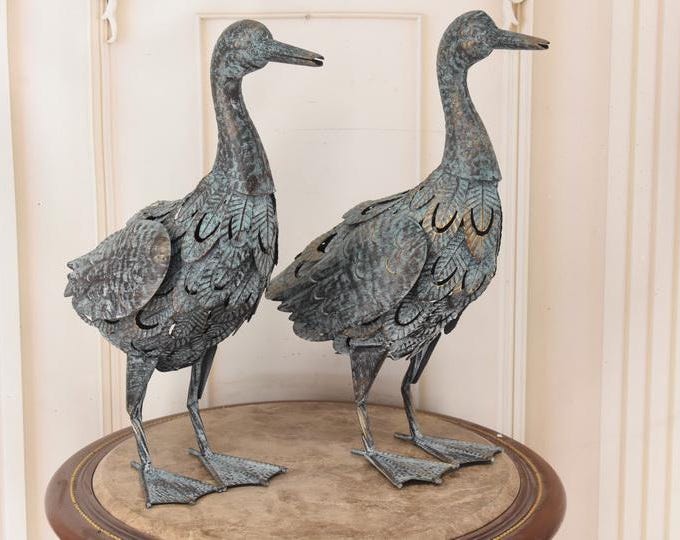 Iron Duck Statue Pair: Realistic Garden Ducks, Loving Couple