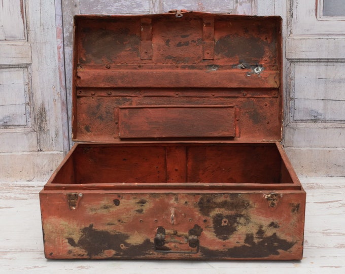 Metal Red Treasure Chest - Old Chest - Metal Wardrobe - Antique Decor -Home Decor - Metal Cache - Good Gift Idea