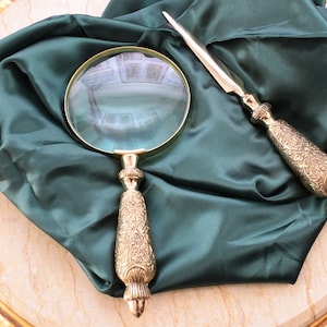Juego de Lupa y Abridor de Cartas - Juego de 2 Accesorios de Oficina Decorativos de Latón Brillante - Obra de Arte Elegante Idea de Regalo - Decoración para el Hogar y la Oficina