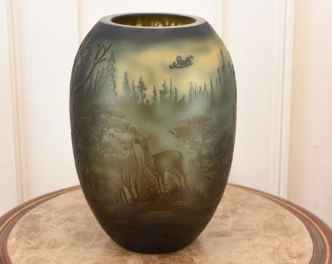 Limited Edition Hunting Motif Art Glass Vase – Émile Gallé Style Green Home Decor