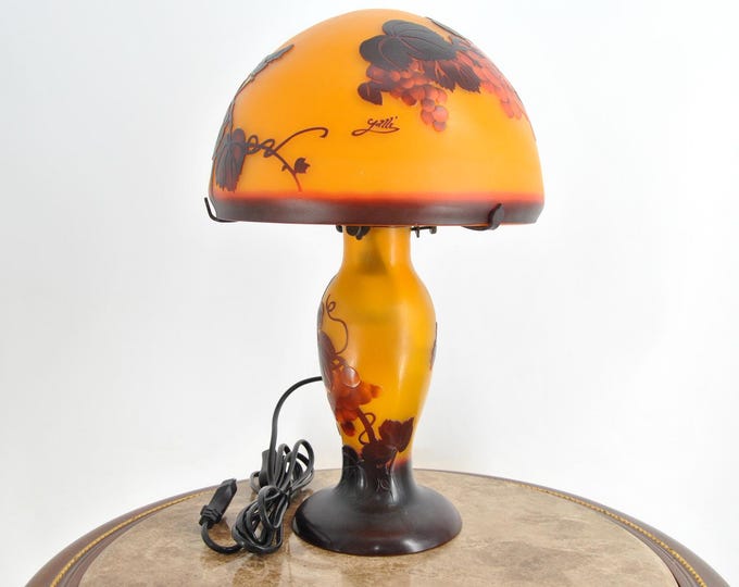 Limited Lamp – Emile Gallé Style Desk Lamp with Grapes & Botanical Motifs – Art Nouveau Glass Table Lamp, Vintage Office Decor Gift