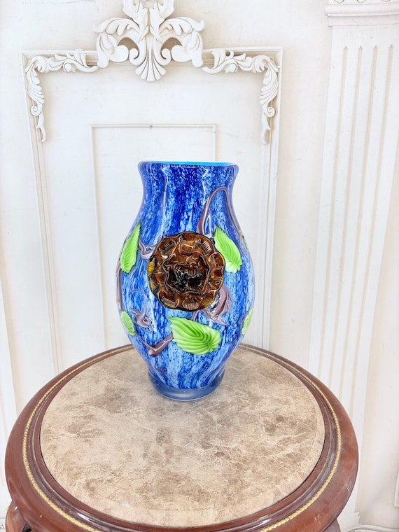 Vintage-Glasvase: Blau-grünes Blumendekor, italienische Kunst