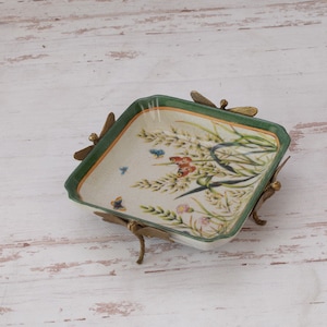 Porcelanowa missa z brązowymi zdobieniami - ważka brąz- zielona porcelanaHochfläche antyczna -