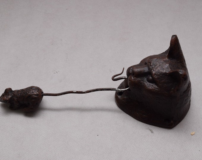 Cast Iron Door Knocker Cat & Mouse - Funny Figurine - Viontage Door Knocker - Door Decor - Home and Garden Decor - Gift Idea Housewarming